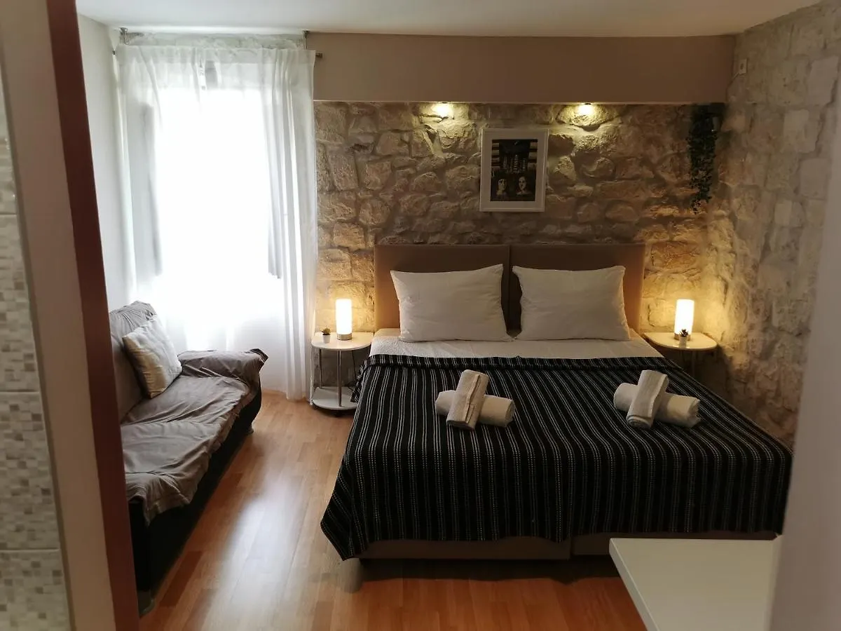 *** Guest house Carol Rooms Trogir Croatia