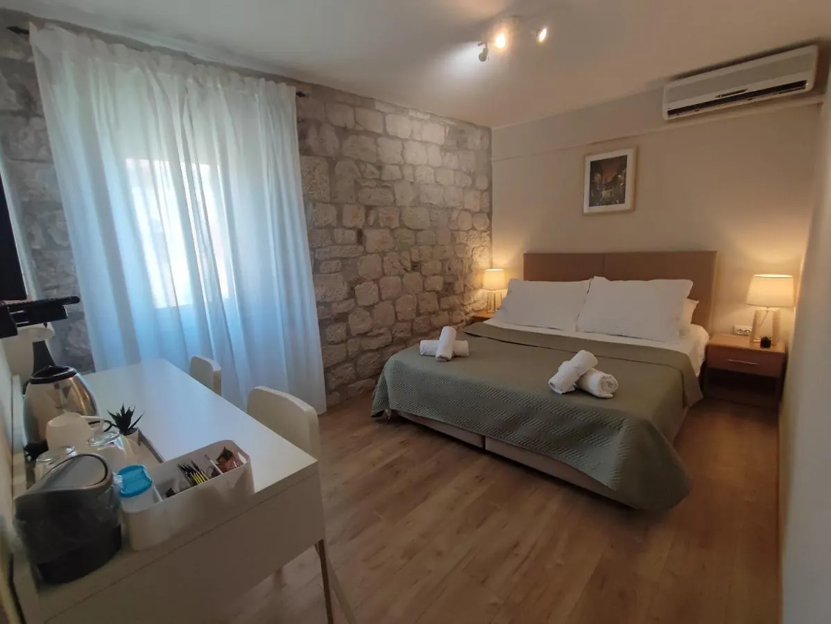 Carol Rooms Trogir 3*,  Croatia