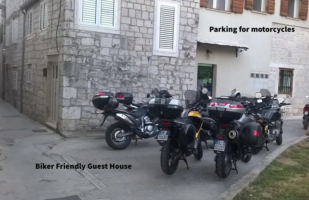 Carol Rooms Trogir
